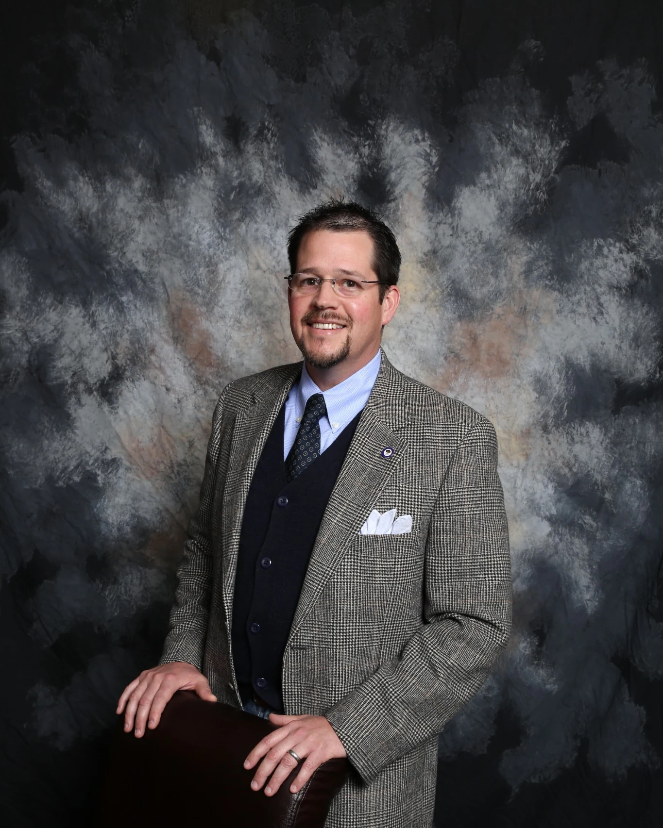Earlier professional portrait of Randall Stone
